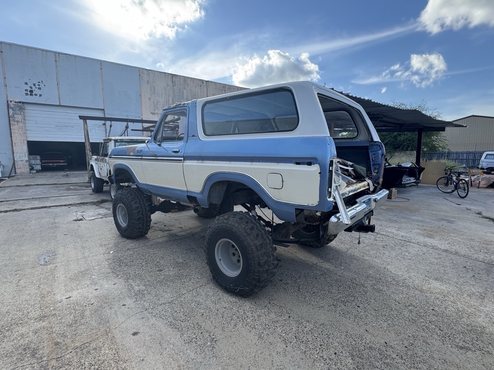 Ford-Bronco-1978-SUV-3