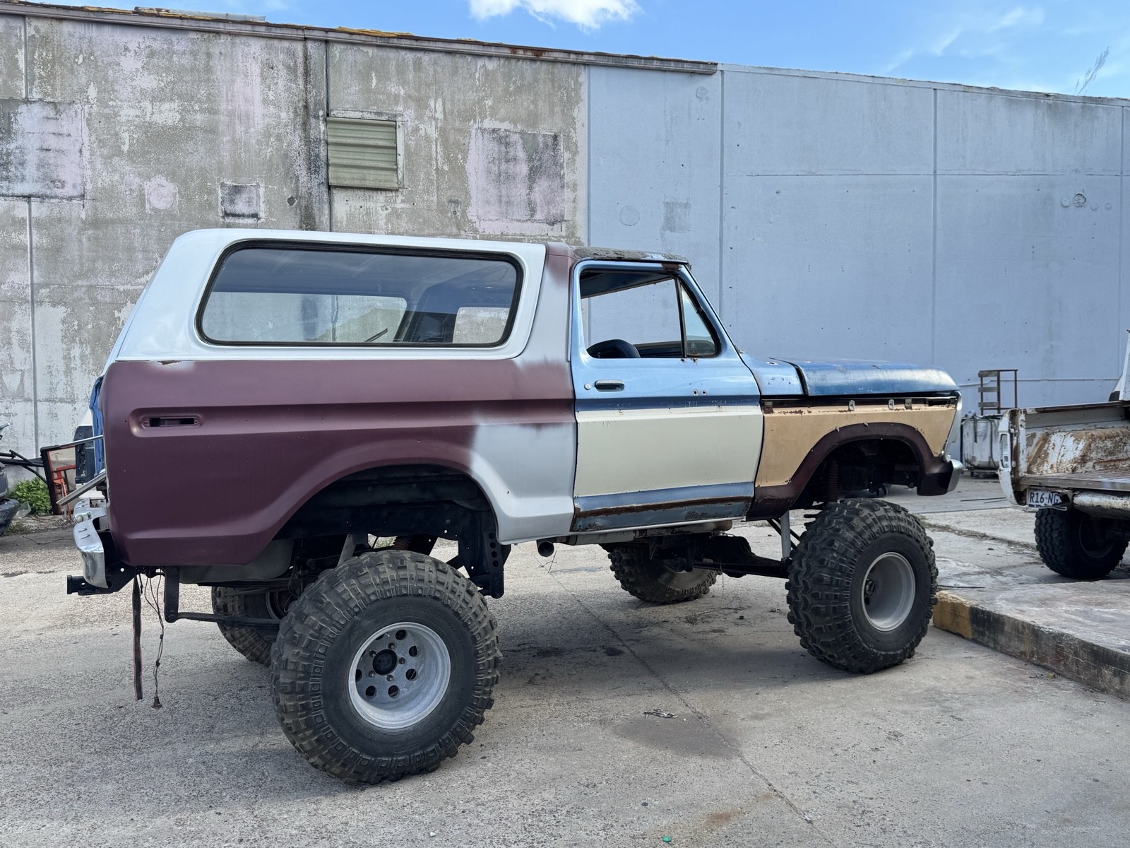 Ford-Bronco-1978-SUV-5