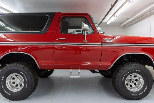 Ford-Bronco-1979-SUV-35