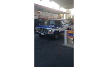 Ford-Bronco-1979-Two-tone-bluewhite-Gray-1