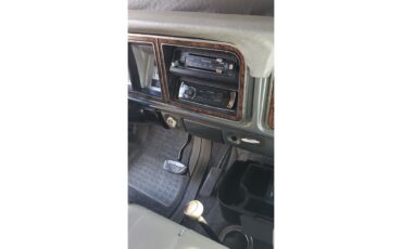 Ford-Bronco-1979-Two-tone-bluewhite-Gray-11