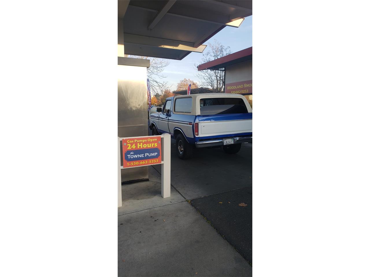 Ford-Bronco-1979-Two-tone-bluewhite-Gray-14