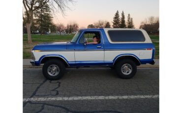 Ford-Bronco-1979-Two-tone-bluewhite-Gray-3