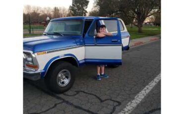 Ford-Bronco-1979-Two-tone-bluewhite-Gray-8