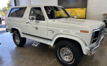 Ford-Bronco-1981-SUV-1