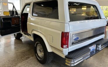 Ford-Bronco-1981-SUV-16
