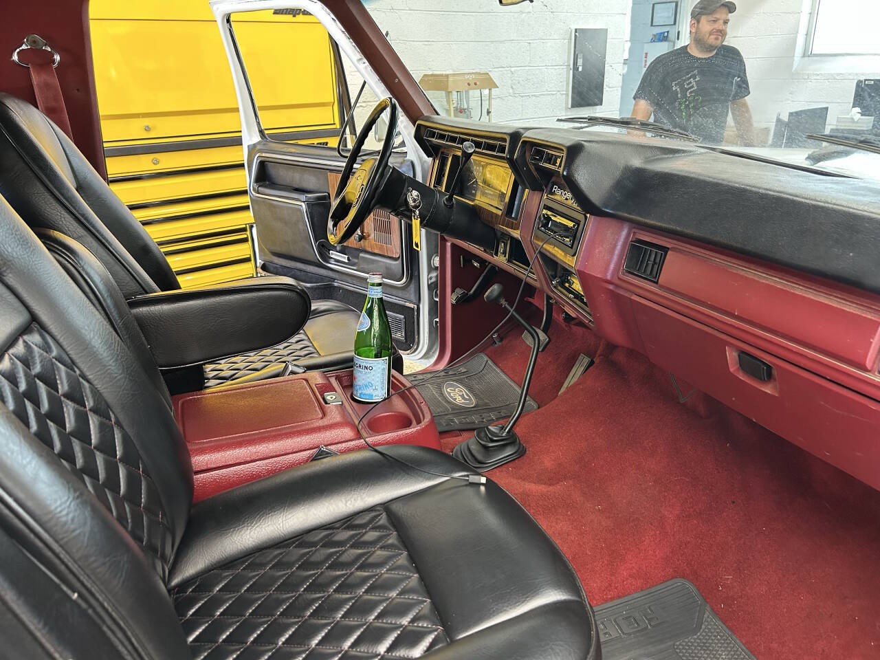 Ford-Bronco-1981-SUV-18