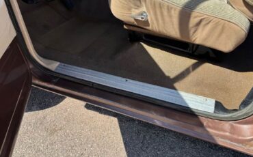 Ford-Bronco-1982-Brown-Tan-12