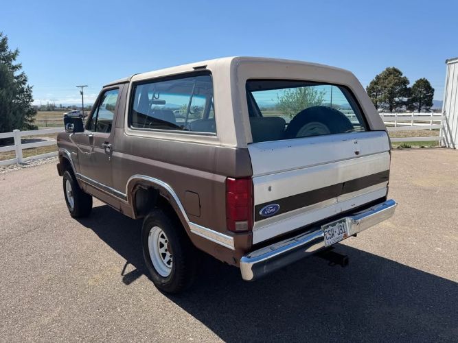 Ford-Bronco-1982-Brown-Tan-17