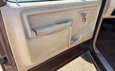 Ford-Bronco-1982-Brown-Tan-5