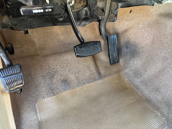 Ford-Bronco-1982-Brown-Tan-8