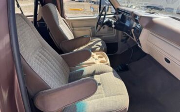 Ford-Bronco-1982-Brown-Tan-9