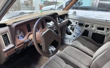 Ford-Bronco-1988-White-Brown-2