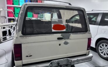 Ford-Bronco-1988-White-Brown-4