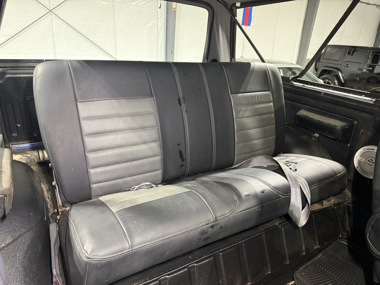 Ford-Bronco-1989-SUV-19