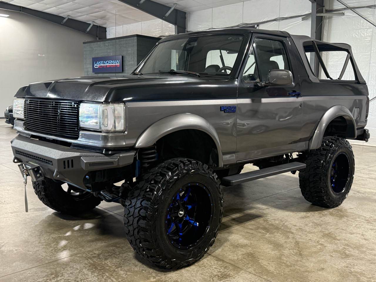 Ford-Bronco-1989-SUV-2