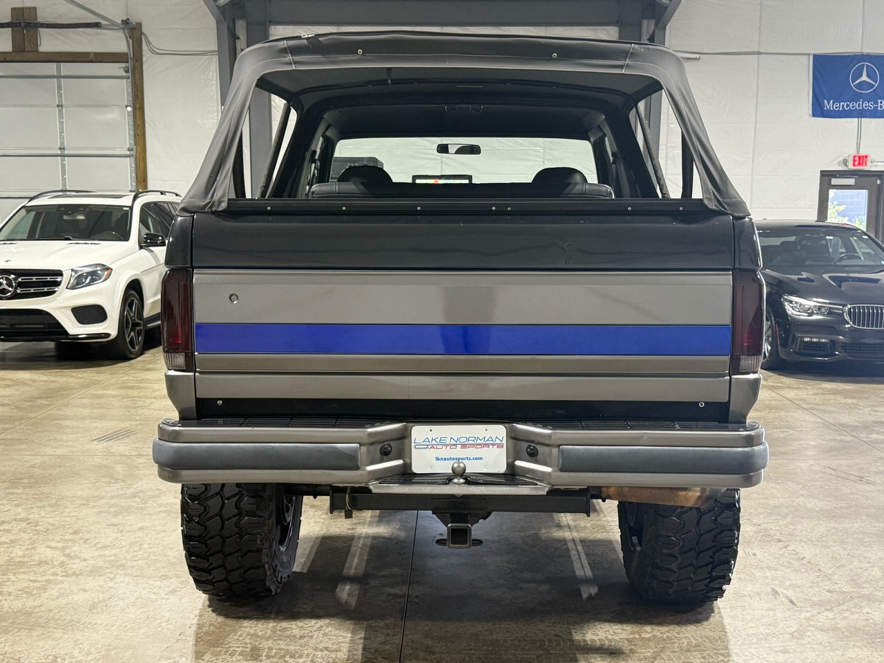 Ford-Bronco-1989-SUV-4