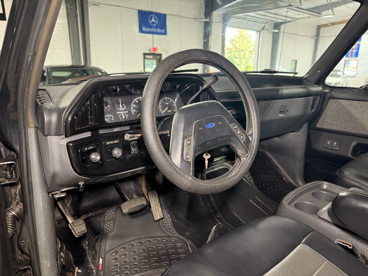 Ford-Bronco-1989-SUV-9