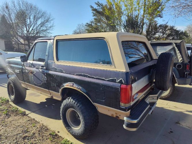 Ford-Bronco-1990-Brown-2