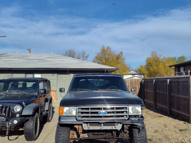 Ford-Bronco-1990-Brown-3