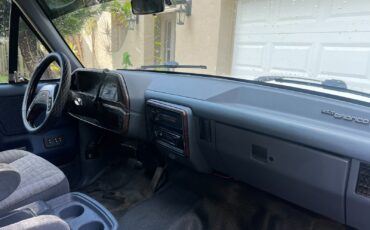 Ford-Bronco-1990-SUV-14