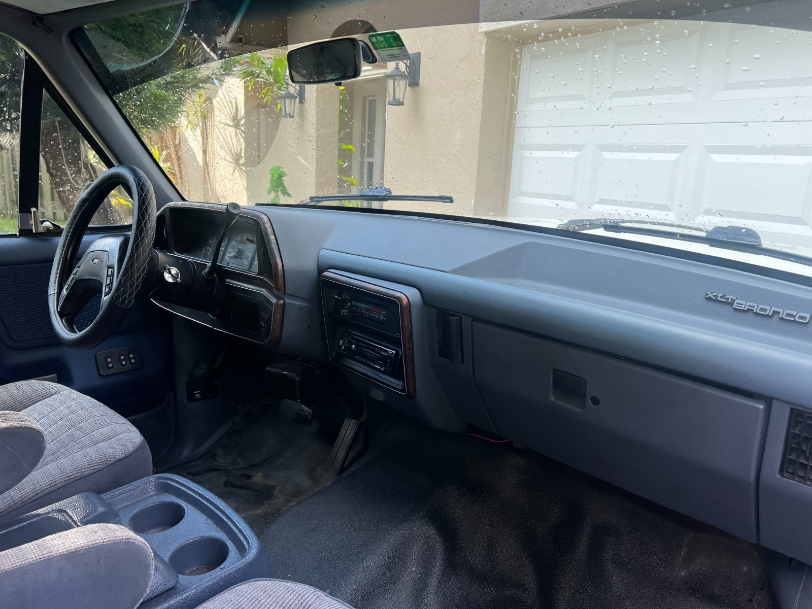 Ford-Bronco-1990-SUV-14
