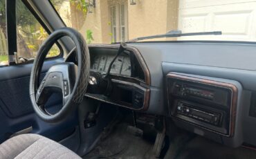 Ford-Bronco-1990-SUV-15