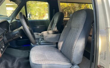 Ford-Bronco-1990-SUV-18