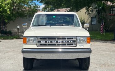 Ford-Bronco-1990-SUV-2