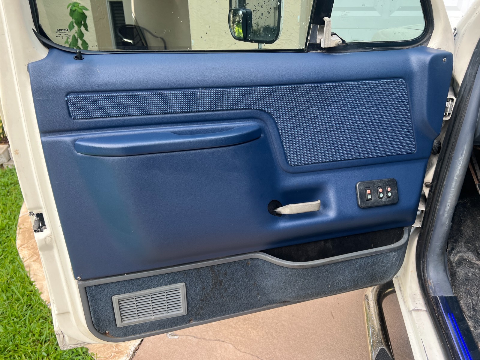 Ford-Bronco-1990-SUV-20