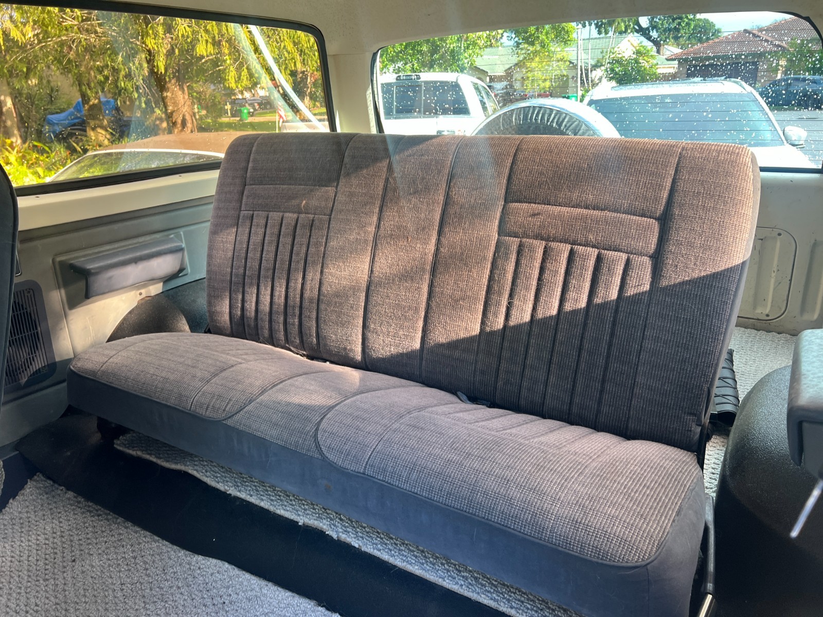 Ford-Bronco-1990-SUV-23