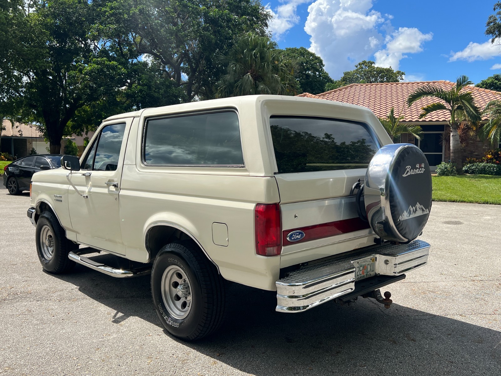 Ford-Bronco-1990-SUV-8
