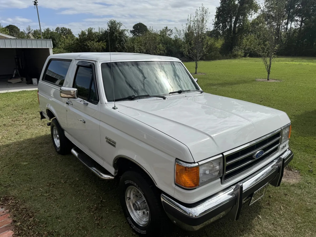 Ford-Bronco-1990-White-Gray-8