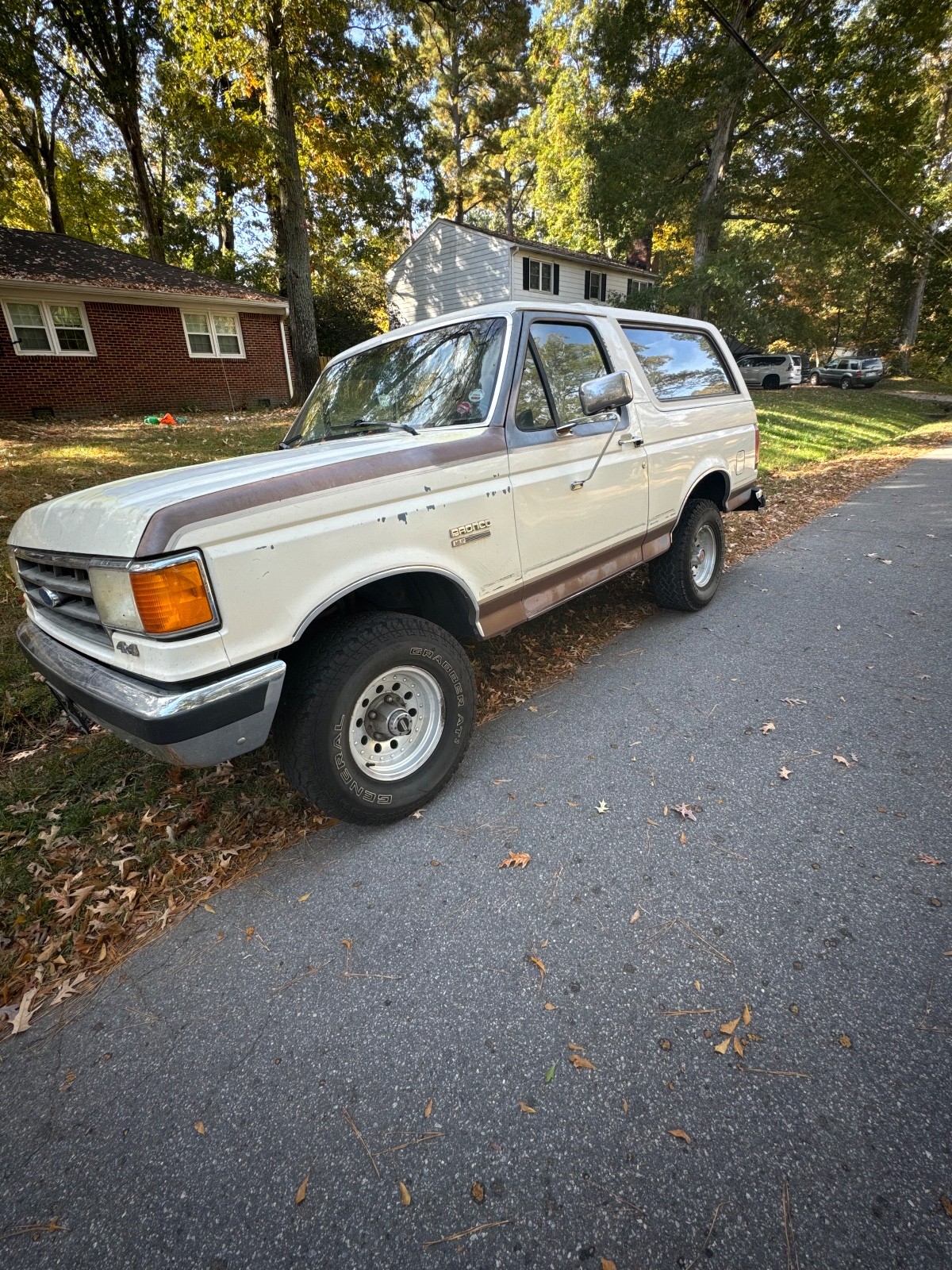 Ford-Bronco-1991-SUV-1