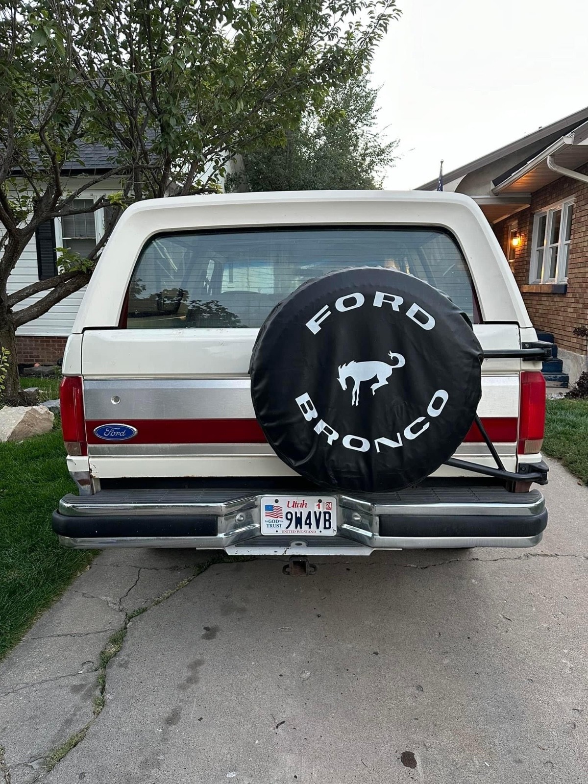 Ford-Bronco-1991-SUV-5