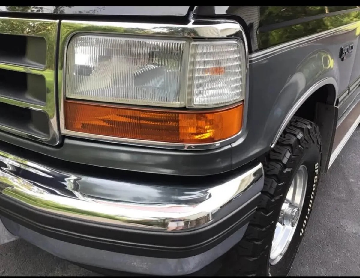 Ford-Bronco-1993-Black-Gray-1