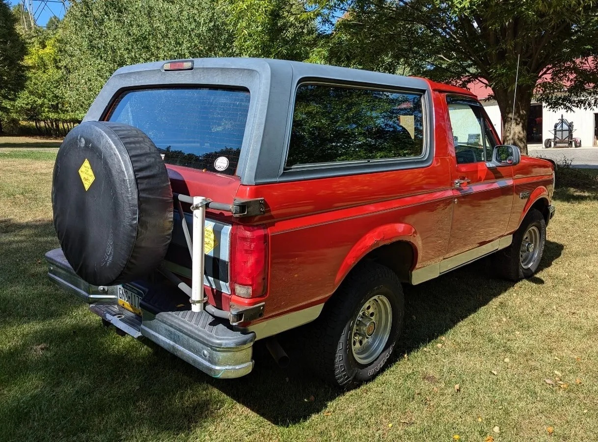 Ford-Bronco-1993-Red-Grey-2