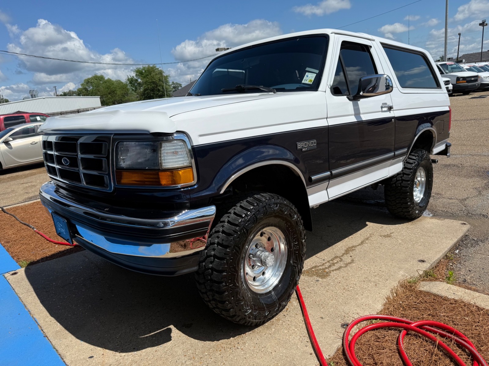 Ford-Bronco-1994-SUV-25