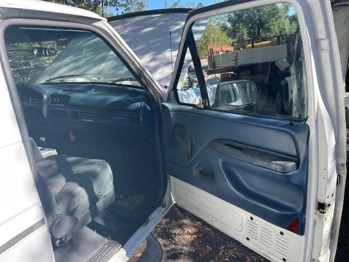 Ford-Bronco-1994-White-Blue-13
