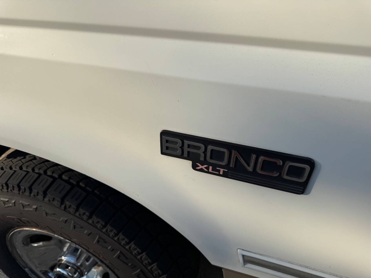 Ford-Bronco-1996-SUV-18