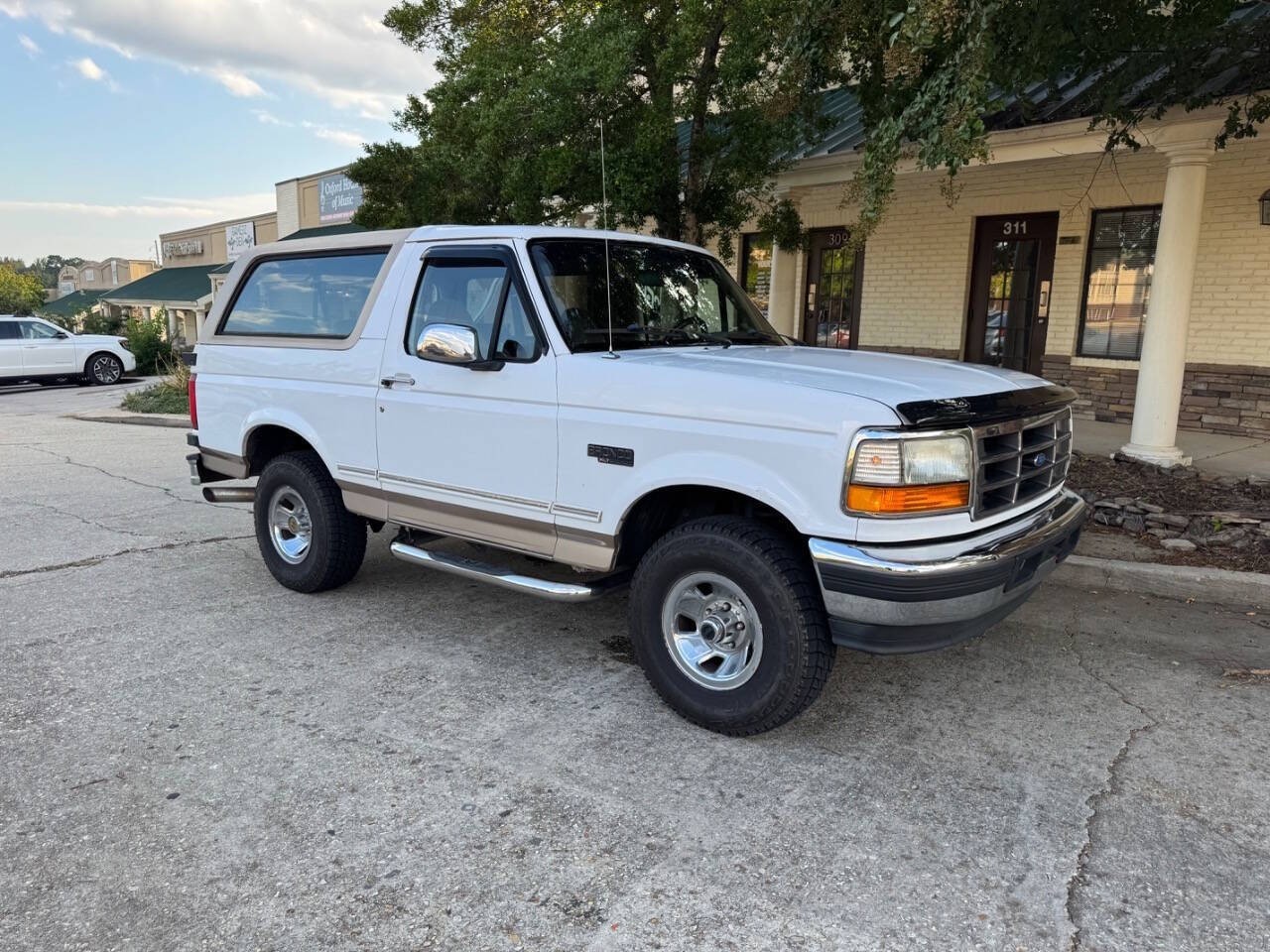 Ford-Bronco-1996-SUV