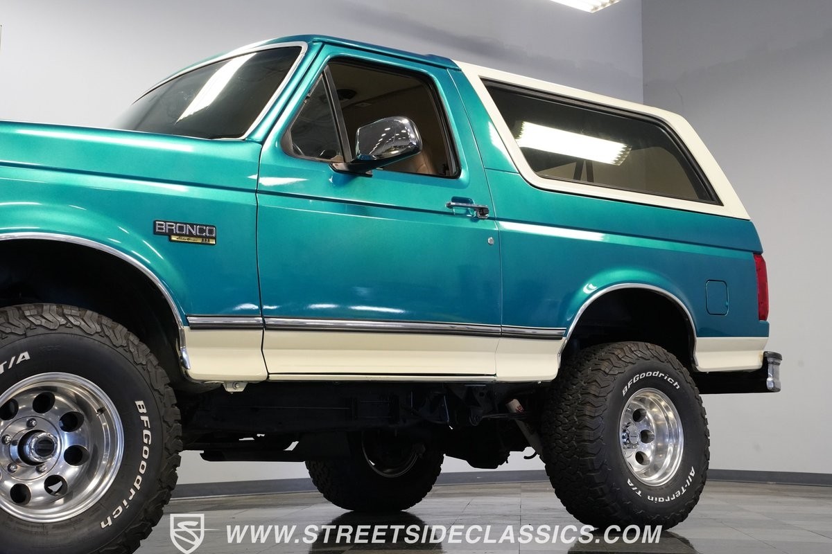 Ford-Bronco-1996-SUV-22