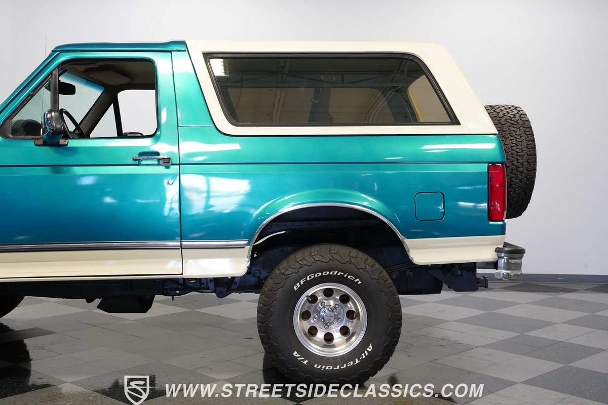 Ford-Bronco-1996-SUV-24