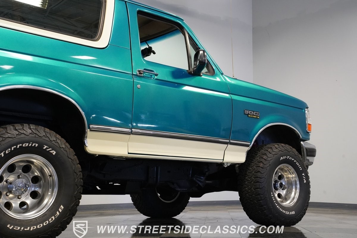 Ford-Bronco-1996-SUV-28