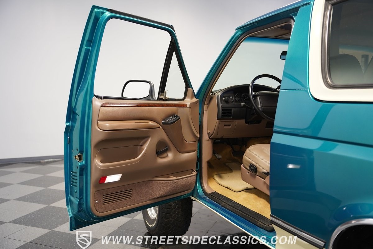 Ford-Bronco-1996-SUV-36