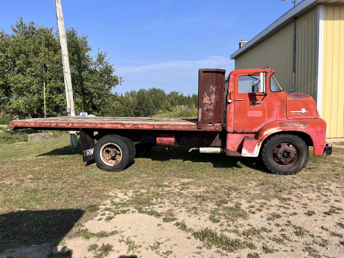 Ford-C-series-1956-Red-Tan-2