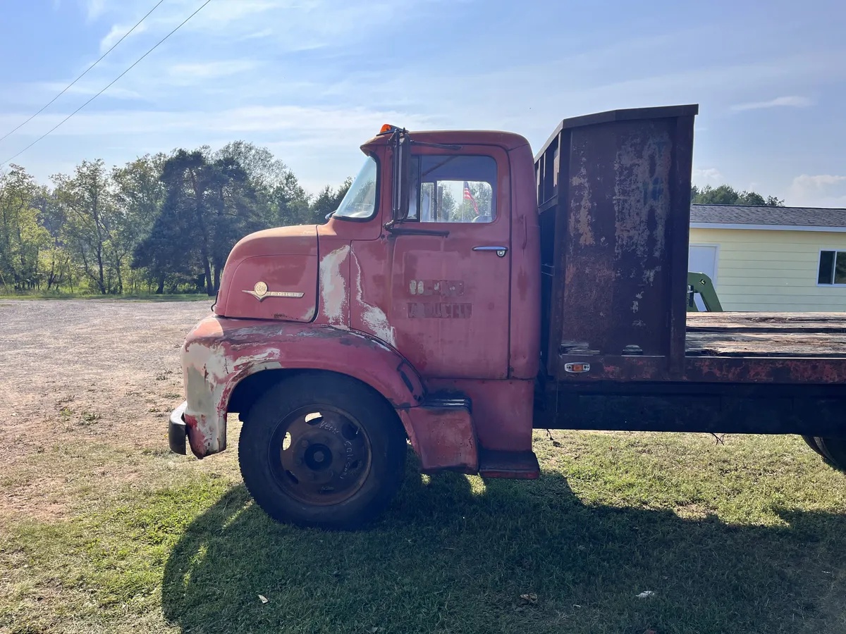 Ford-C-series-1956-Red-Tan-6