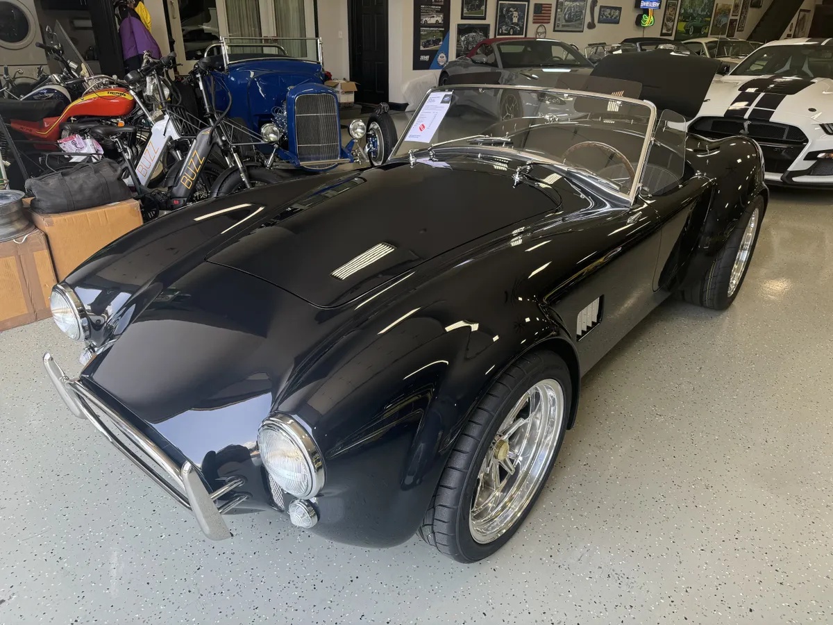 Ford-Cobra-1965-3