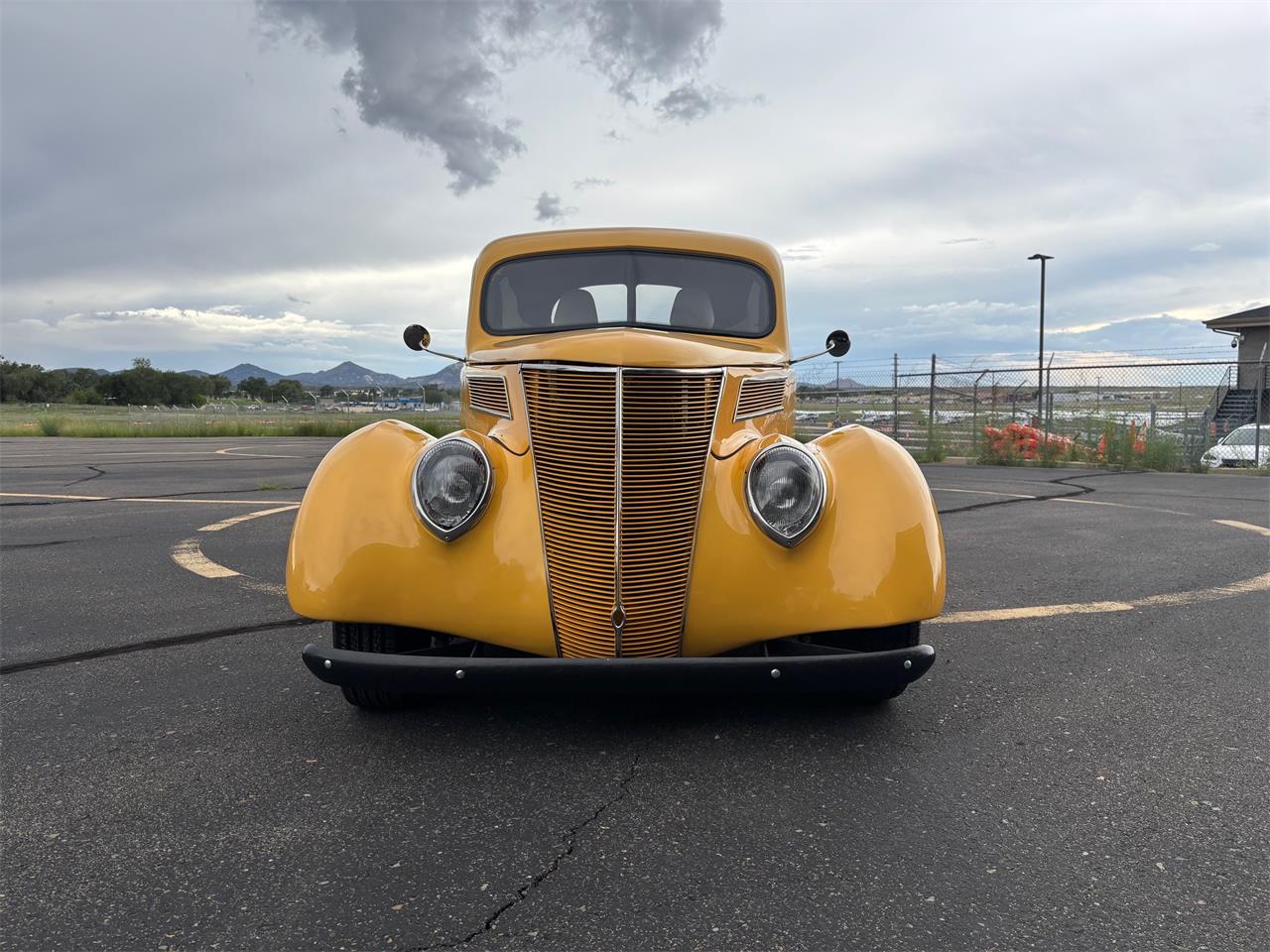 Ford-Coupe-1937-Yellow-White-Black-10