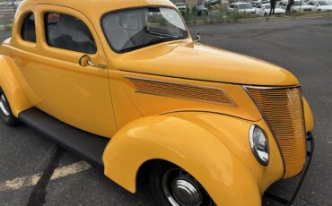 Ford-Coupe-1937-Yellow-White-Black-2